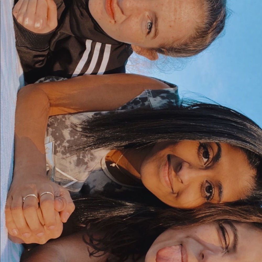 Meet your Posher, Anecia